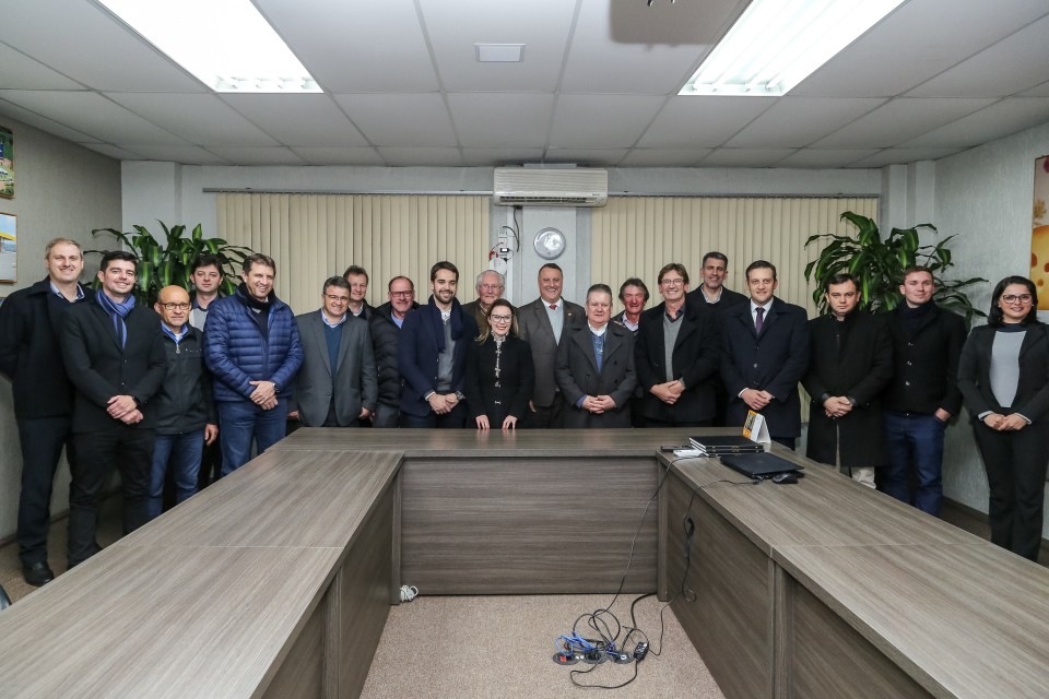 Governador Eduardo Leite visita a Cooperativa Santa Clara | Blog Santa Clara
