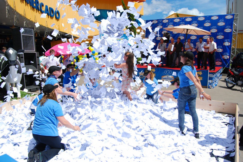 Santa Clara premia ganhadores de carros e motos da campanha Centenário Premiado | Blog Santa Clara