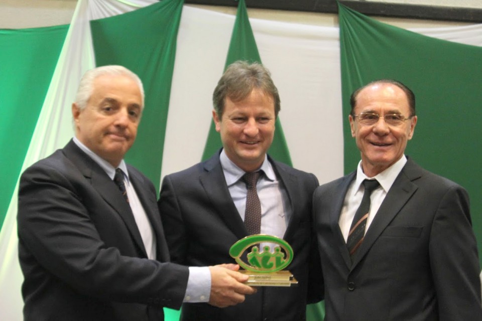Diretor João Seibel recebe homenagem da AGL | Blog Santa Clara