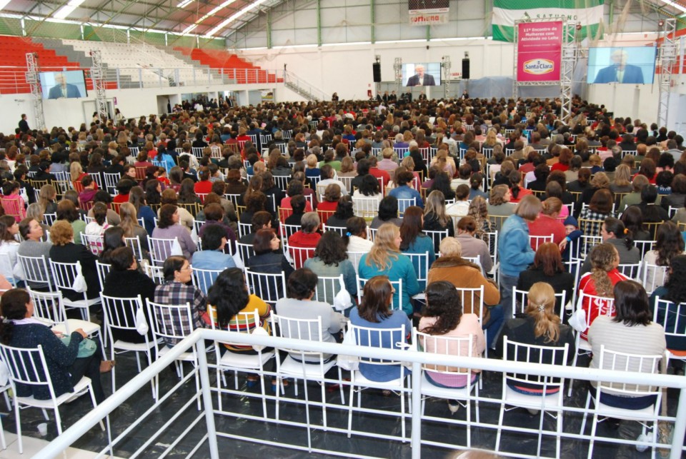 Encontro de Mulheres com atividade no leite reúne 2.000 produtoras em Farroupilha | Blog Santa Clara