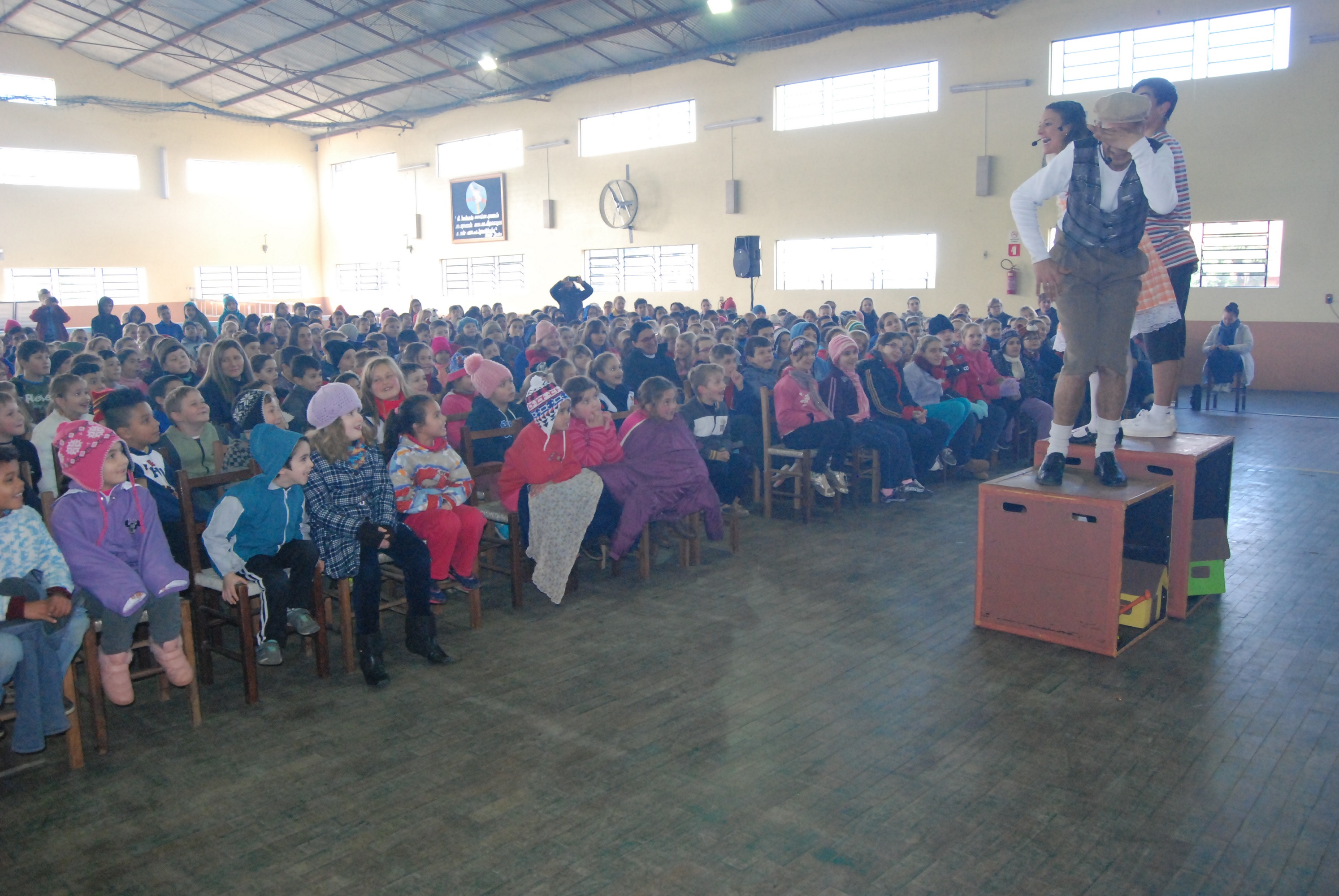 Plantando o Bem apresenta teatro Histórias das Porteiras  Uma aventura urbana