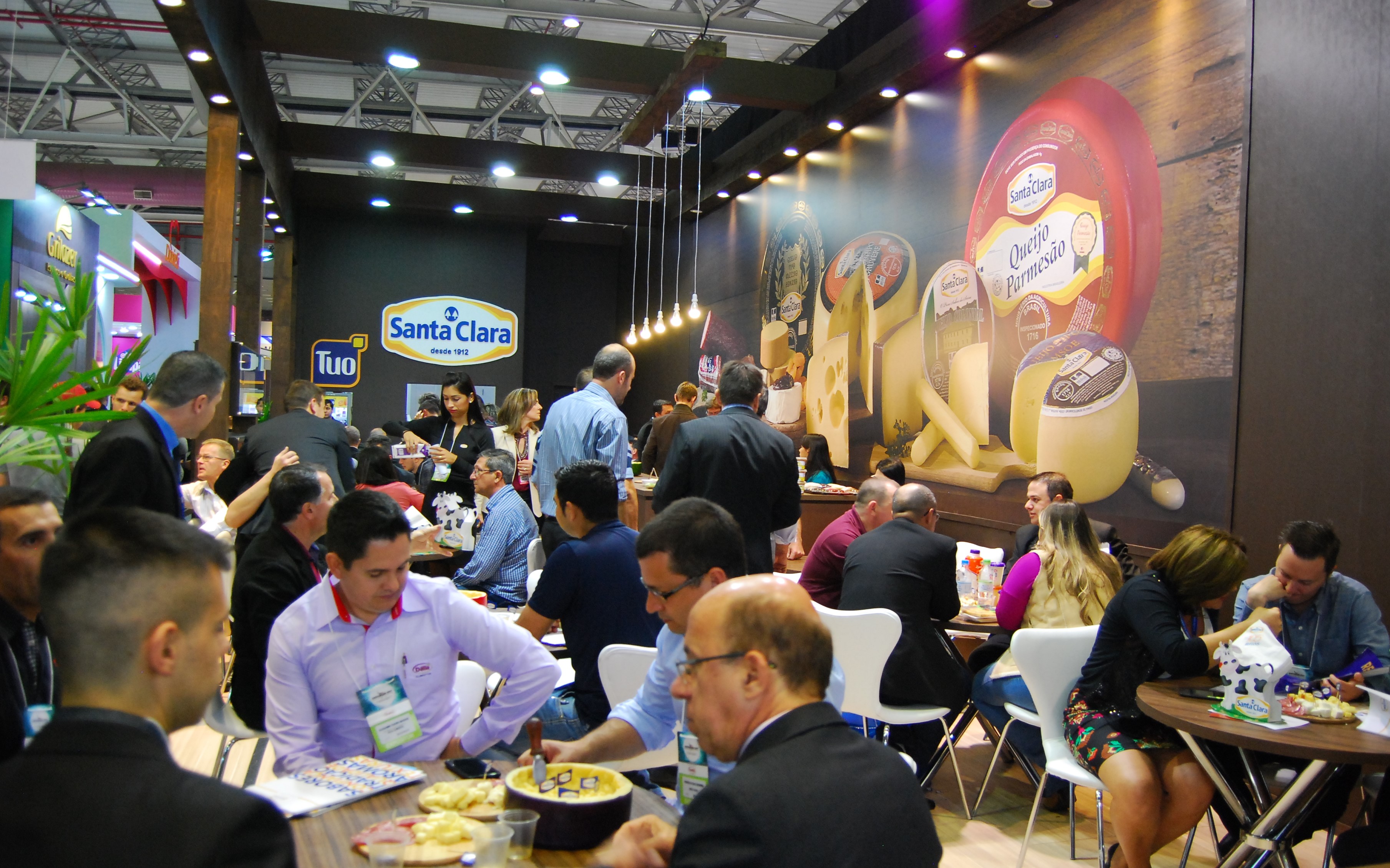 Santa Clara apresenta novos produtos e embalagens na 38ª Expoagas