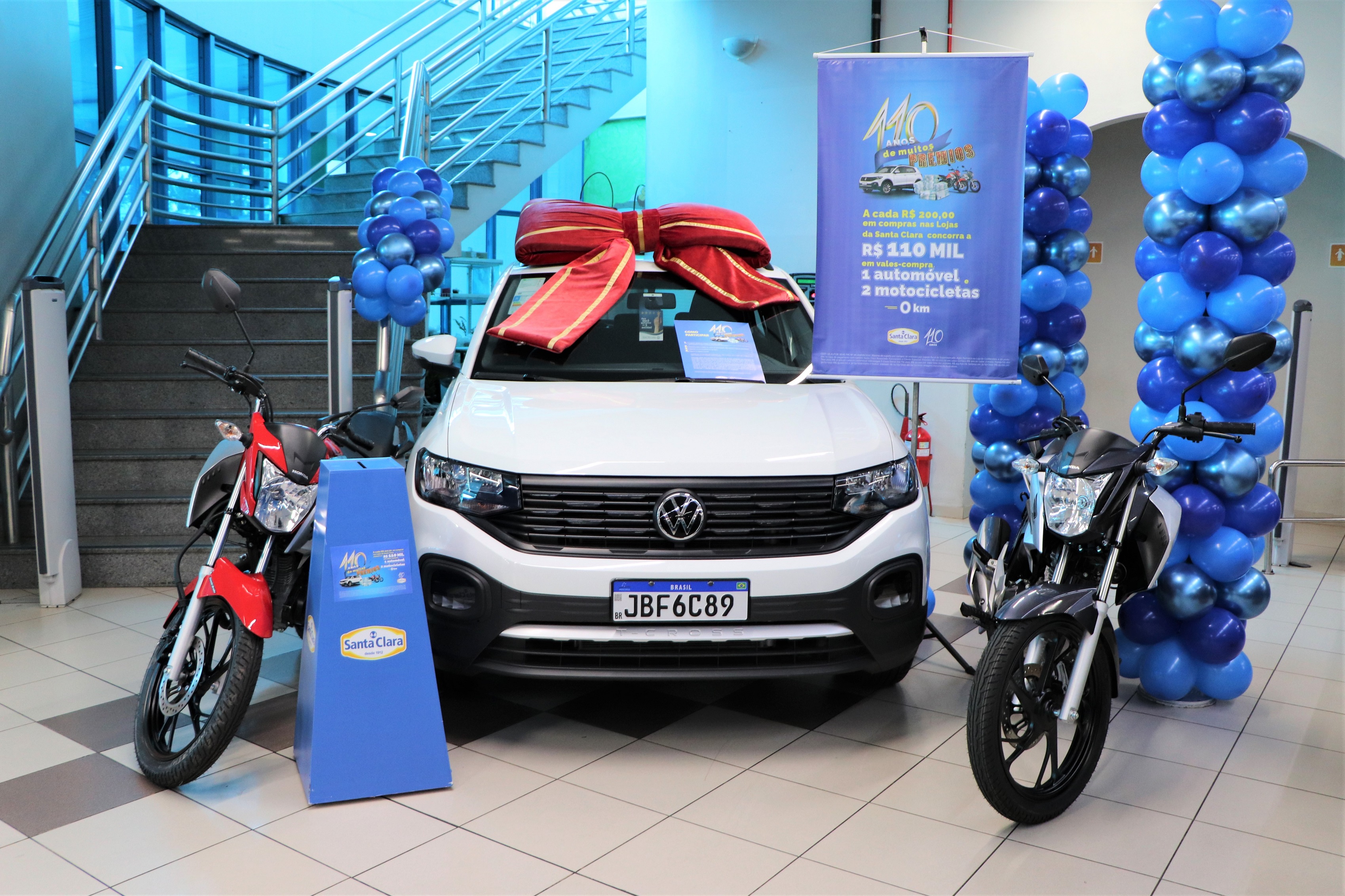 Santa Clara sorteia R$ 110 mil em vale-compras, um automóvel e duas motos para clientes do varejo 