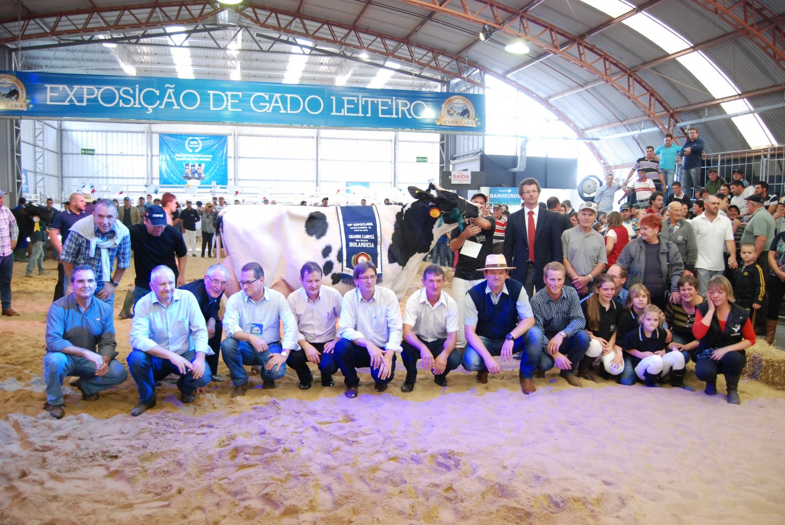 Grande Campeonato da Raça Holandesa e Leilão movimentaram o sábado na Expoclara   
