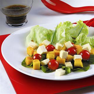 Salada de manga com molho de laranja