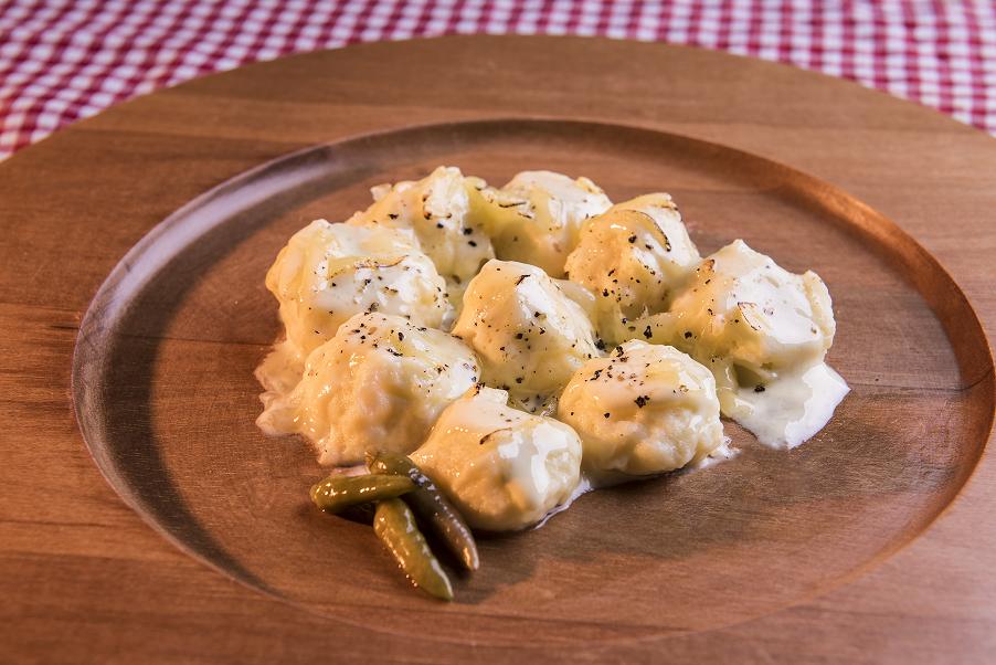 Nhoque de Batata ao Molho de Queijo Fontina e Conhaque