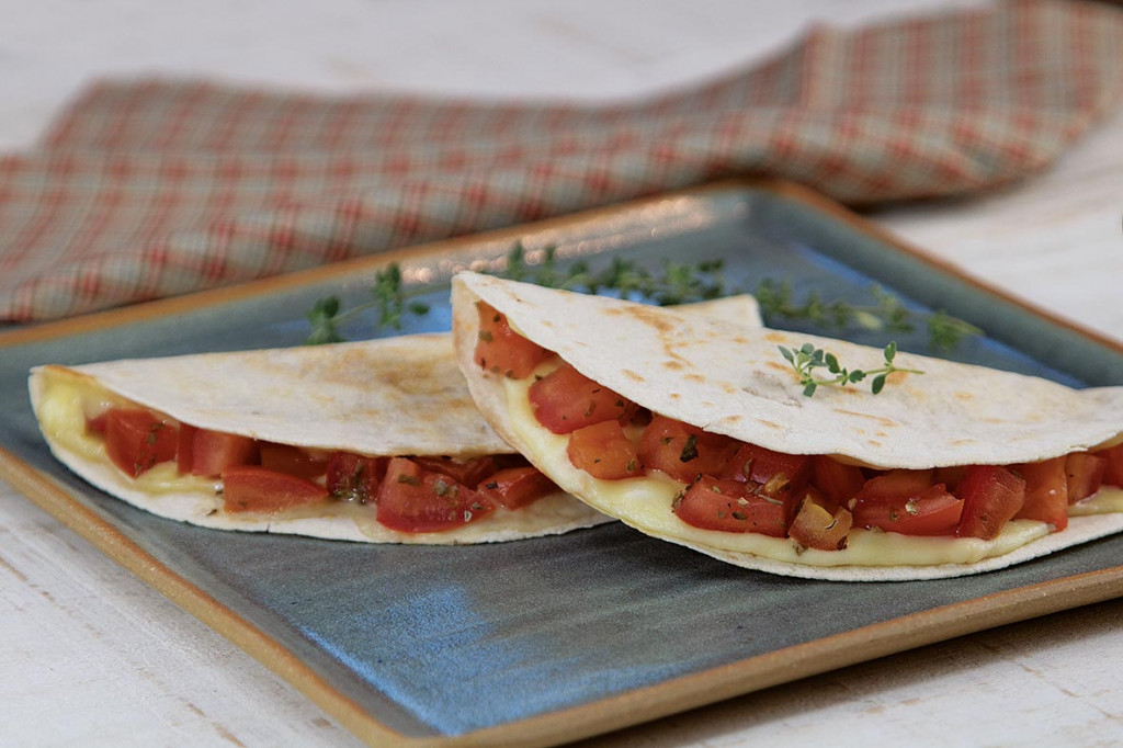 Quesadila de queijo mussarela com redução de sódio 