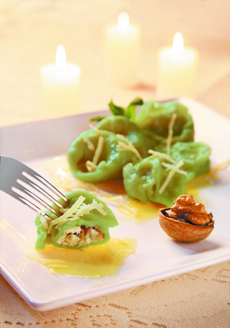 Tortelloni de Espinafre Recheado al Burro 