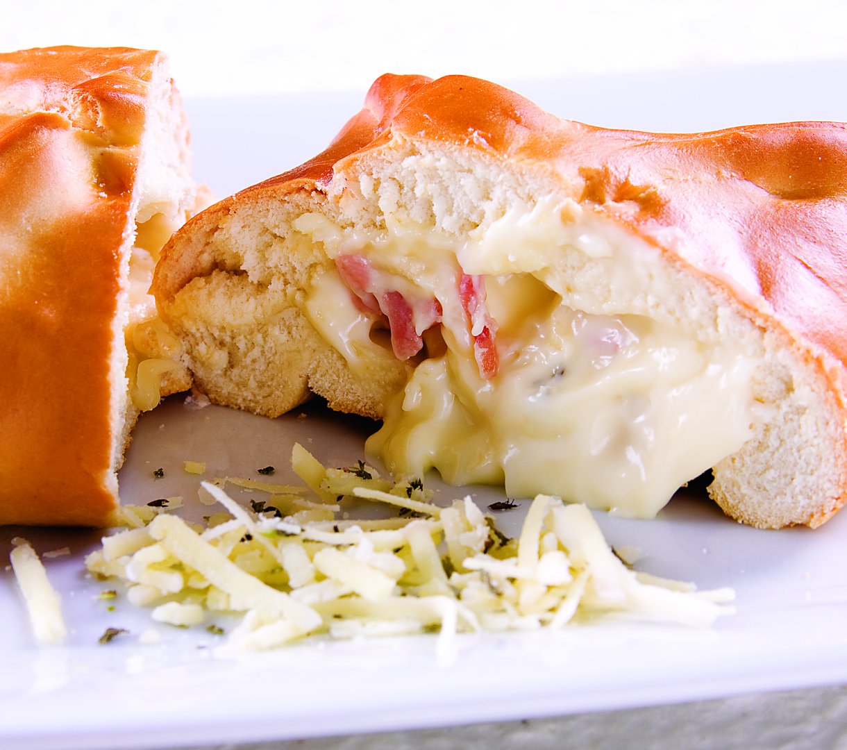 Trouxinhas de Salsicha e Queijos