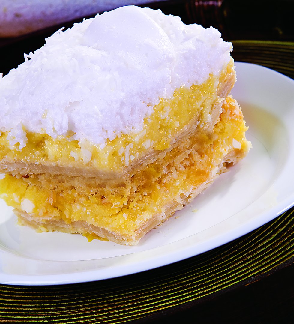 Torta Folhada de Abacaxi e Coco