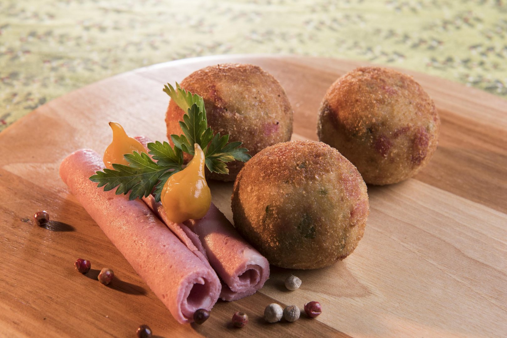 Bolinho de Arroz com Mortadela