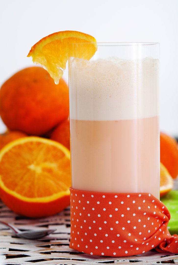 Batida de iogurte, laranja e cenoura